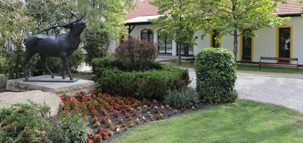 Hubertus Hof Landhotel Balatonfenyves Eksteriør bilde