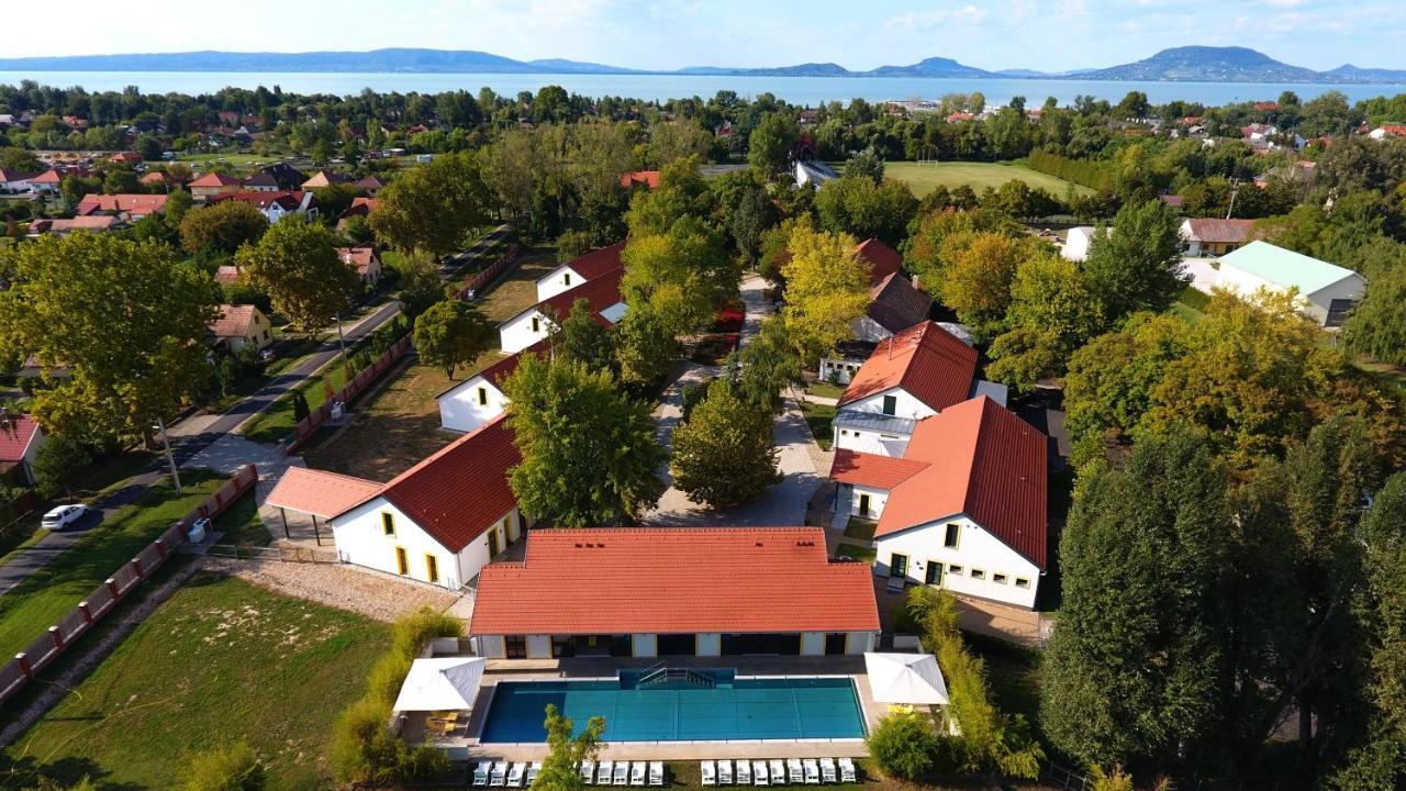 Hubertus Hof Landhotel Balatonfenyves Eksteriør bilde
